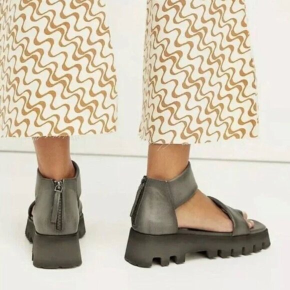 FREE PEOPLE Maddox Lug Sole Chunky Sandals in Pebble Gray Boho - Size US 8 - Picture 2 of 14